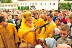 27.07.2013 Литургия в Свято-Николаевском Черноостровском женском монастыре и всенощное бдение в Рождества Богородицы Свято-Пафнутьев Боровском монастыре.