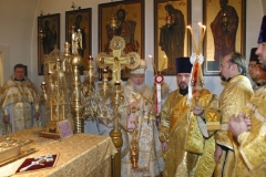 Божественная литургия. 25-ти летний юбилей хиротонии архиепископа Лонгина Клинского (29.10.2006)