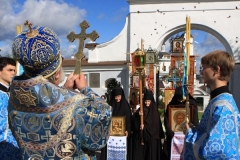 Божественная Литургия в Свято-Никольском Черноостровском женском монастыре 8 сентября 2012